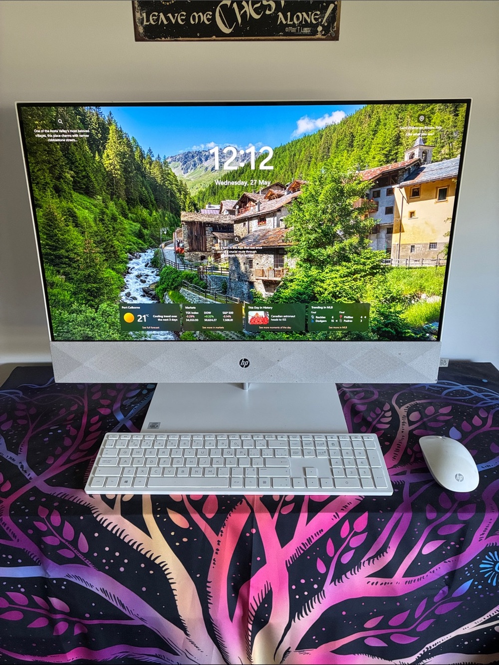HP All-in-One 27” Desktop in Natural White/Gray